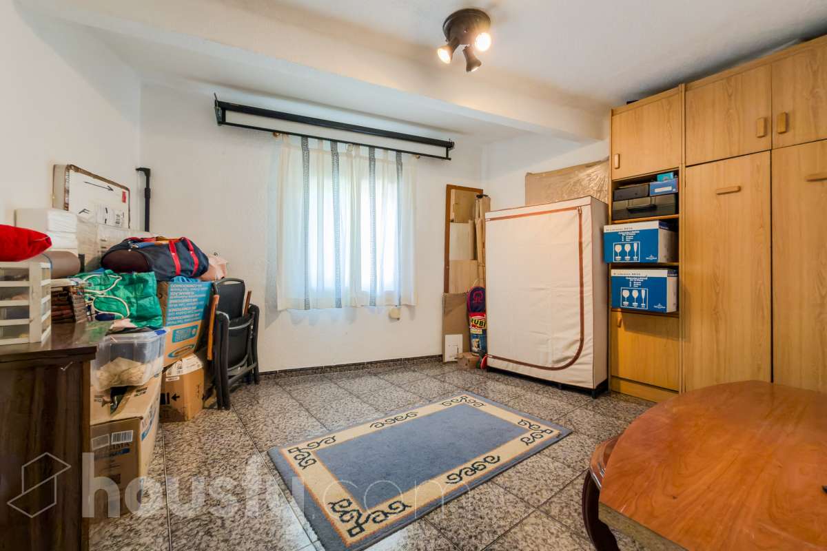 -ITE
-POSIBILIDAD DE HACER 2 CASAS
-VISTAS A BCN-26
