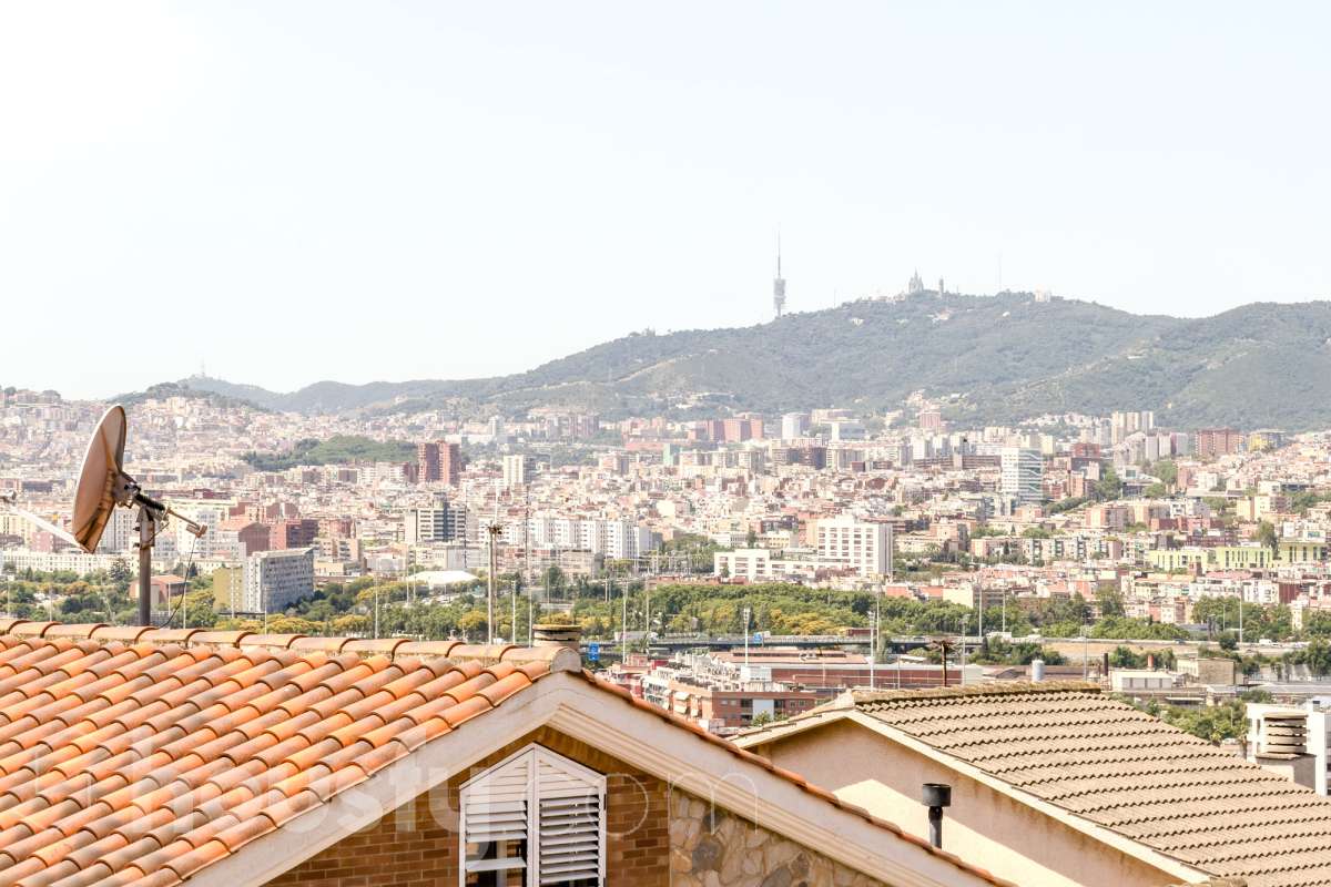 -ITE
-POSIBILIDAD DE HACER 2 CASAS
-VISTAS A BCN-2