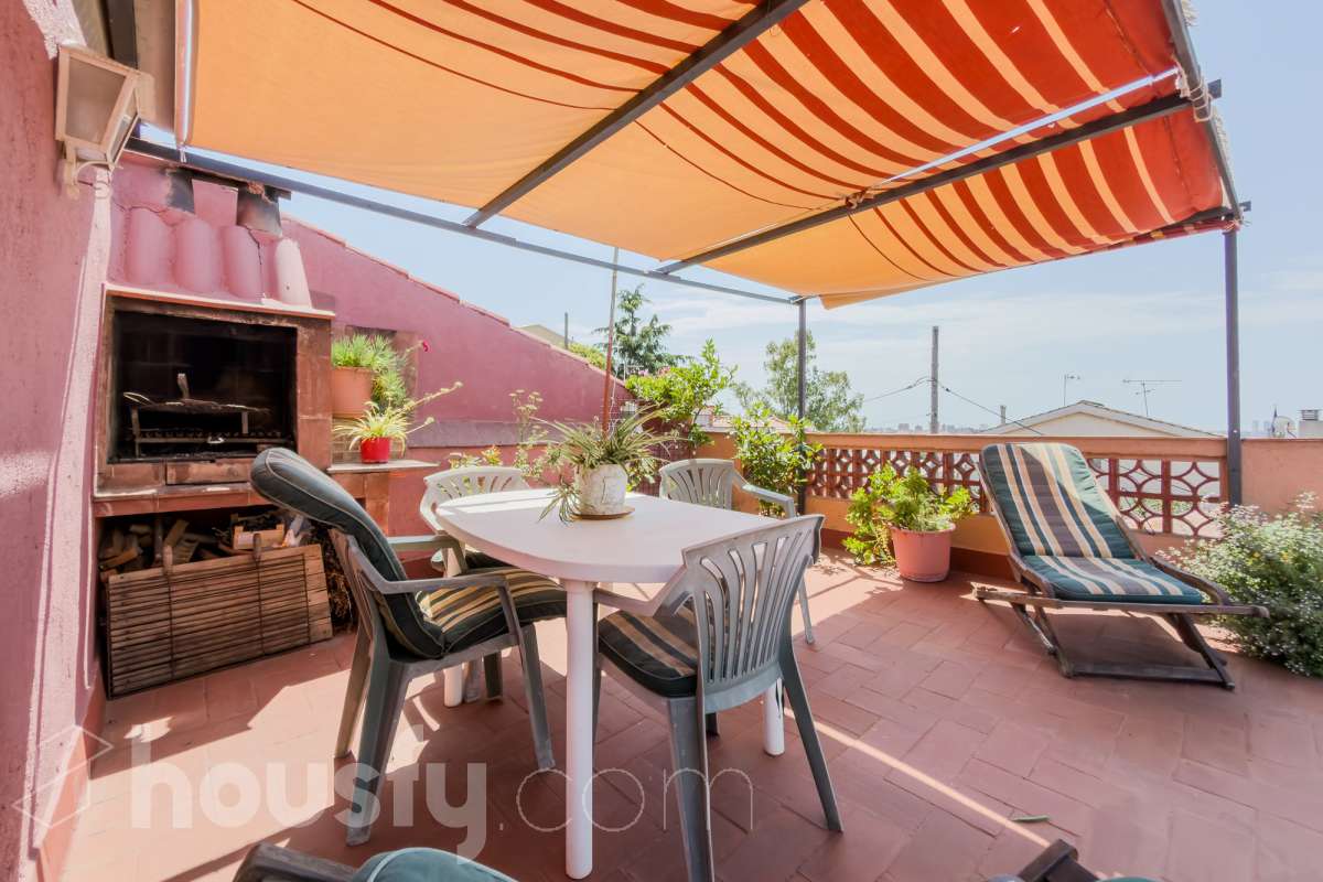 -ITE
-POSIBILIDAD DE HACER 2 CASAS
-VISTAS A BCN-43