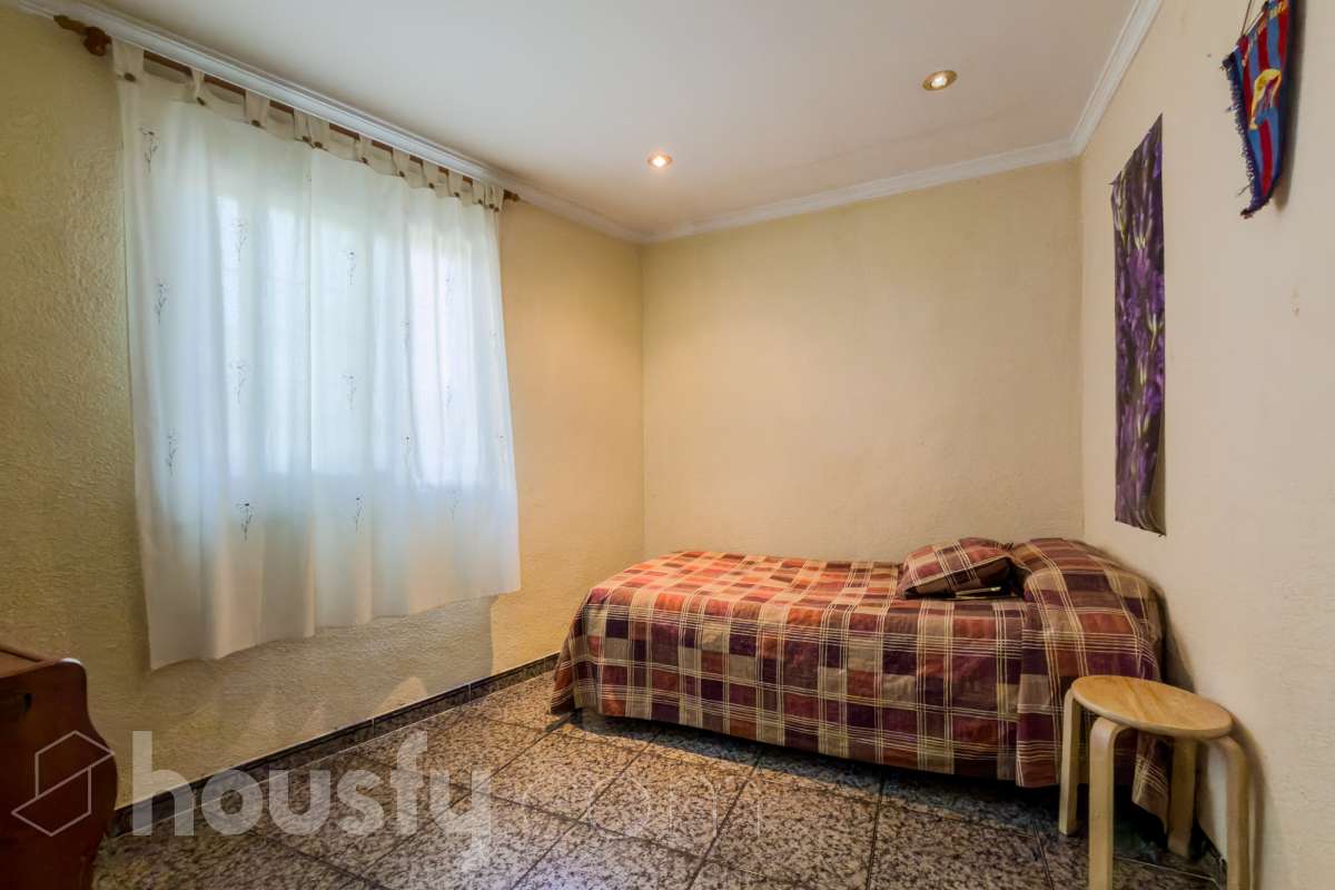 -ITE
-POSIBILIDAD DE HACER 2 CASAS
-VISTAS A BCN-20
