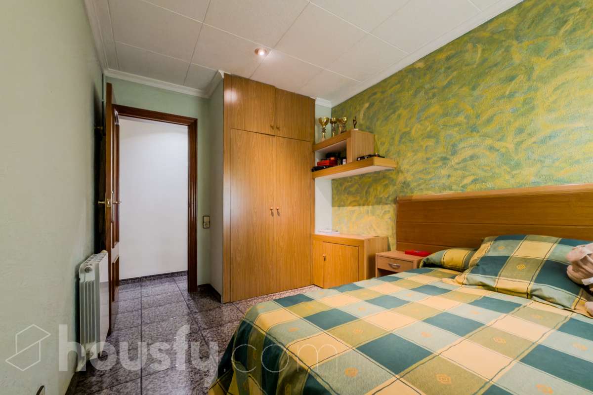 -ITE
-POSIBILIDAD DE HACER 2 CASAS
-VISTAS A BCN-36