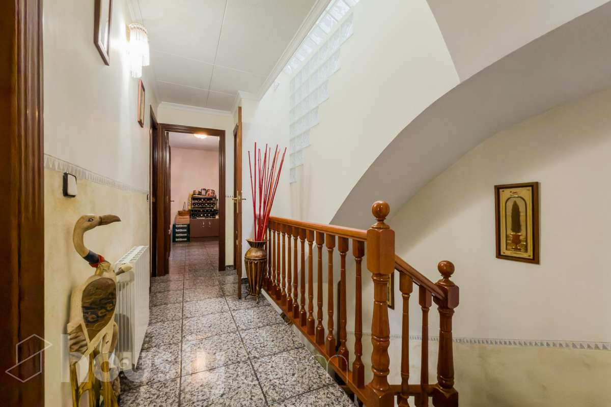 -ITE
-POSIBILIDAD DE HACER 2 CASAS
-VISTAS A BCN-50