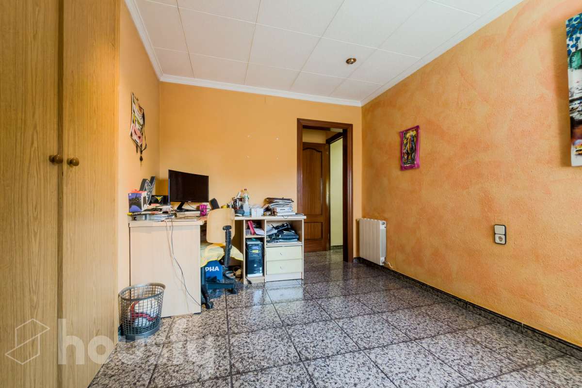 -ITE
-POSIBILIDAD DE HACER 2 CASAS
-VISTAS A BCN-38