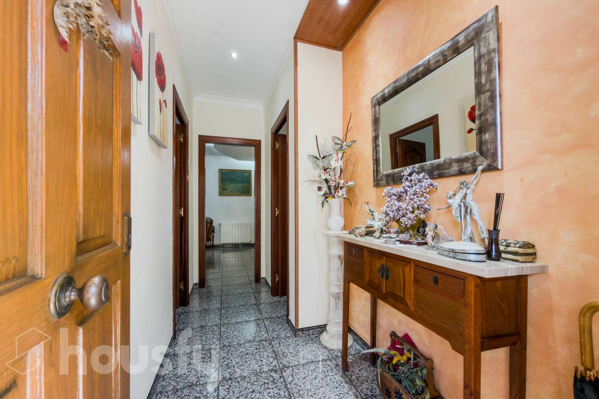-ITE
-POSIBILIDAD DE HACER 2 CASAS
-VISTAS A BCN-56