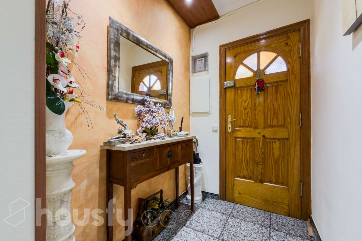 -ITE
-POSIBILIDAD DE HACER 2 CASAS
-VISTAS A BCN-55