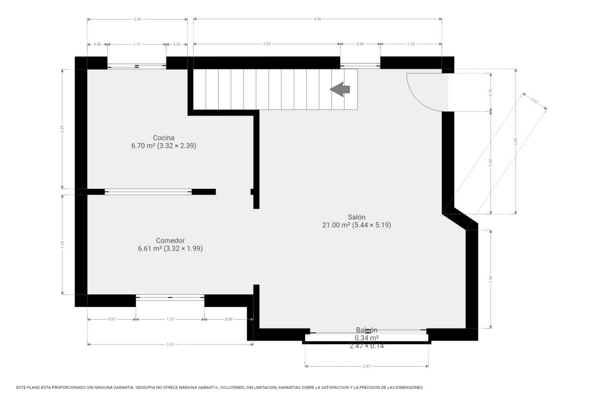 Housfy vende 🏡 espectacular piso dúplex en edificio de primera línea de mar en Sitges. Despierta cada día con el Mediterráneo a tus pies en la exclusiva zona de Punta Gavina; un refugio de luz, paz y vistas infinitas en la preciosa población de Sitges. Ven a ver tu oasis privado inundado de luz donde podrás combinar los baños de mar con tardes de relax junto a la piscina de la comunidad. La vivienda dispone de 68 m2 útiles (verificados con la Dirección General de Catastro). Edificio construido en el año 1988. La distribución es muy práctica: planta primera, zona de día, con un espléndido salón con vistas al mar y comedor abierto a una cómoda cocina completamente equipada. La planta superior, se compone de dos habitaciones dobles con armarios empotrados y un baño completo con plato de ducha. El baño, reformado recientemente. Distribución de estancias -Salón-comedor -2 Dormitorios -1 Baño -Cocina equipada Características específicas -Cédula de habitabilidad -Trastero -Amueblado -Piscina comunitaria -Zona de garaje Zona y entorno Respecto a la ubicación, se sitúa en Sitges, municipio de Barcelona. Esta propiedad se encuentra cerca de transporte público, colegios, supermercados y farmacias. Edificio en primera línea de mar. Aviso legal El precio de venta no incluye gastos de la compraventa como notaría, registro, impuestos, ni tampoco honorarios agencia. Esta publicación no es vinculante. Consulta siempre la nota simple con Housfy antes de formalizar la compraventa. Sobre nosotros Housfy es la plataforma integral de servicios inmobiliarios. Nuestra combinación de expertos y tecnología pone al alcance de todo el mundo servicios cómodos, claros y seguros. AICAT número: 7922. Nos encargamos de la gestión y asesoramiento de la compra. ¡Olvídate de todo! Hacemos los trámites por ti. Y, si además necesitas financiación, ponemos a tu disposición un bróker hipotecario para ayudarte a conseguir las mejores condiciones para tu perfil económico. ¿Quieres visitarla? Contacta con Housfy y agenda tu visita sin compromiso. Más información en: housfy.com-42