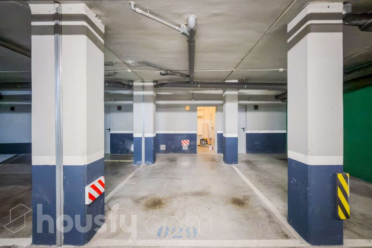 Housfy vende 🏡 luminoso piso ubicado en Badalona, el cuál consta de 66m2 útiles (verificados con la Dirección General de Catastro). Construi-36