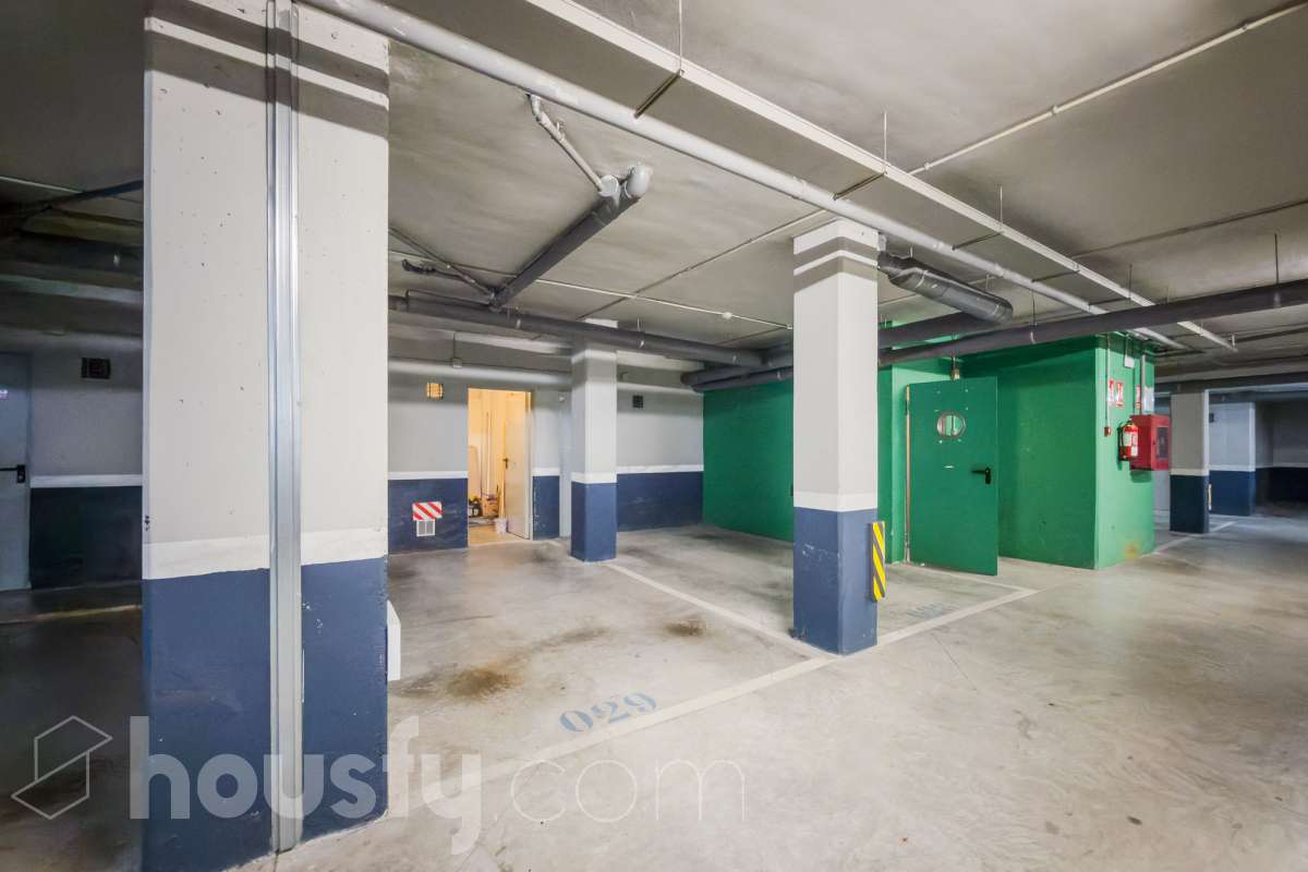 Housfy vende 🏡 luminoso piso ubicado en Badalona, el cuál consta de 66m2 útiles (verificados con la Dirección General de Catastro). Construi-37