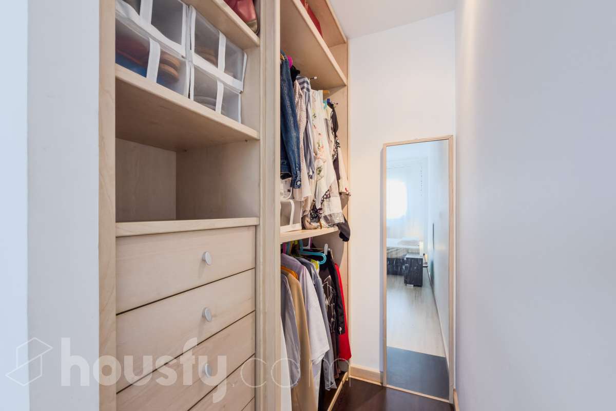 Housfy vende 🏡 luminoso piso ubicado en Badalona, el cuál consta de 66m2 útiles (verificados con la Dirección General de Catastro). Construi-25