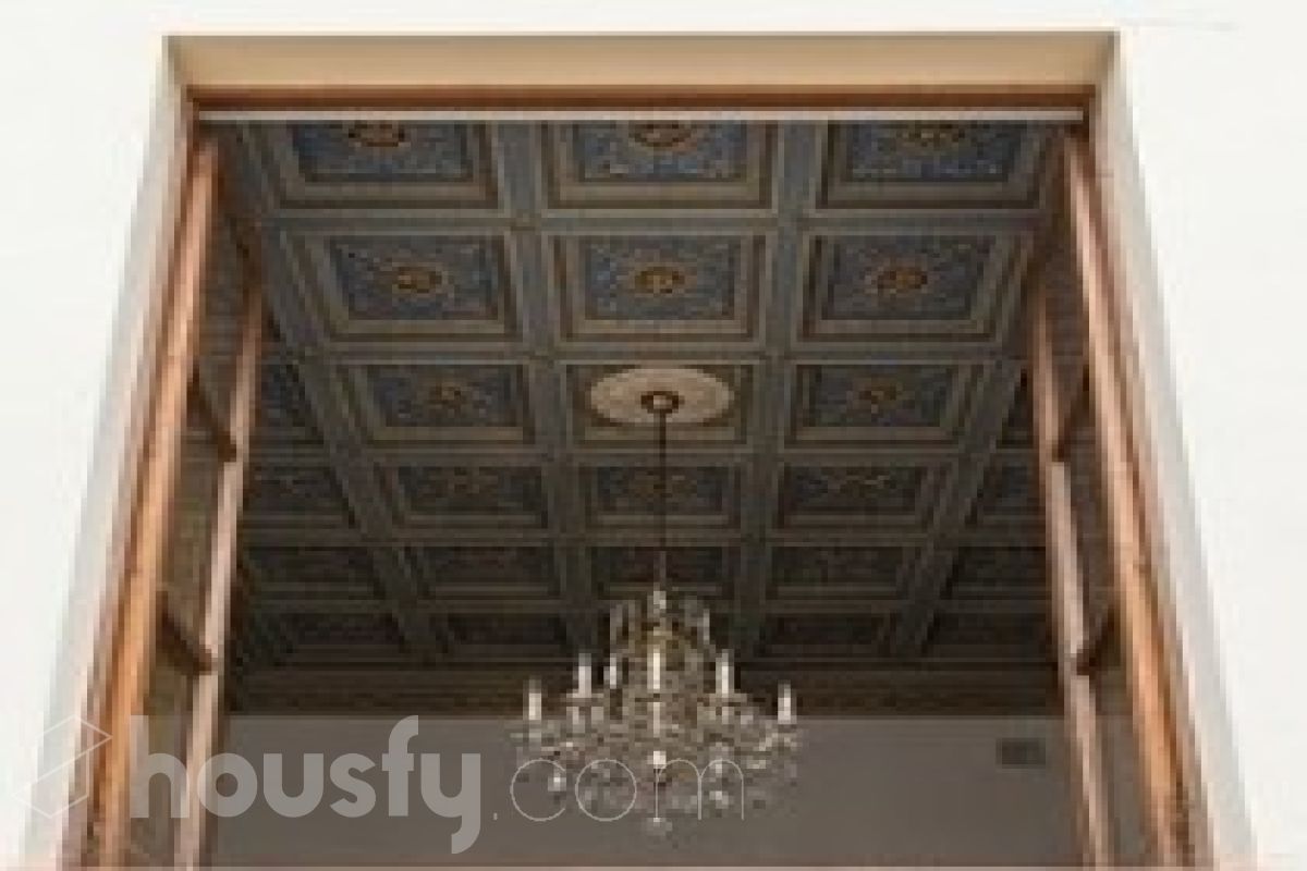 Housfy vende 🏡 edificio ubicado en Vilafranca del Penedès, GRAN OPORTUNIDAD para inversores. Edificio en una ubicación inmejorable en el centro de Vilafranca del Penedès. ¡Rentabilidad superior al 29%! Edificio de 1.385 m2 emblemático y de gran personalidad. Dispone de tres plantas superiores, con techos altos, suelos hidráulicos, puertas de doble hoja y vistas a la plaza. Construido en el año: Distribución de estancias -Salón-comedor -3 Baños -Cocina equipada - Varias habitaciones entre 9-11 Zona y entorno Respecto a la ubicación, se sitúa en Vilafranca del Penedès, municipio de Vilafranca del Penedès. Esta propiedad se encuentra cerca de transporte público, colegios, supermercados y farmacias. Aviso legal El precio de venta no incluye gastos de la compraventa como notaría, registro, impuestos, ni tampoco honorarios agencia. Esta publicación no es vinculante. Consulta siempre la nota simple con Housfy antes de formalizar la compraventa. Sobre nosotros Housfy es la plataforma integral de servicios inmobiliarios. Nuestra combinación de expertos y tecnología pone al alcance de todo el mundo servicios cómodos, claros y seguros. AICAT número: 7922. Nos encargamos de la gestión y asesoramiento de la compra. ¡Olvídate de todo! Hacemos los trámites por ti. Y, si además necesitas financiación, ponemos a tu disposición un bróker hipotecario para ayudarte a conseguir las mejores condiciones para tu perfil económico. ¿Quieres visitarla? Contacta con Housfy y agenda tu visita sin compromiso. Más información en: housfy.com-6