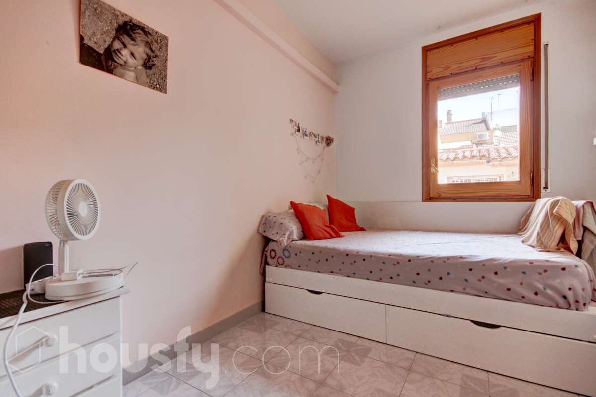 Exclusiva casa con jardín privado, 4 dormitorios, garaje y vistas en Sant Cugat-14