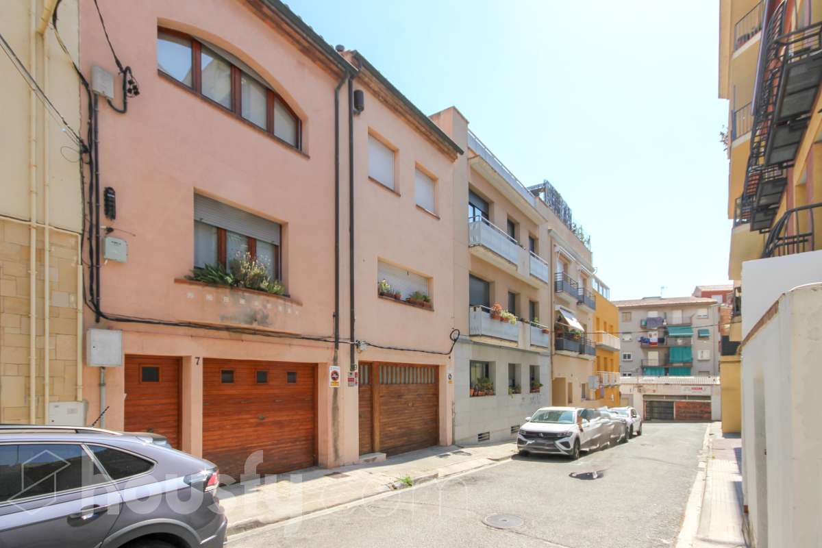 Exclusiva casa con jardín privado, 4 dormitorios, garaje y vistas en Sant Cugat-19