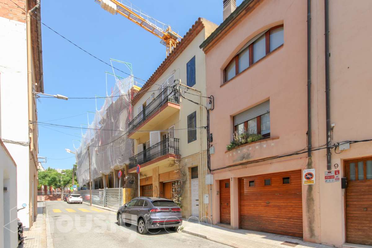 Exclusiva casa con jardín privado, 4 dormitorios, garaje y vistas en Sant Cugat-20