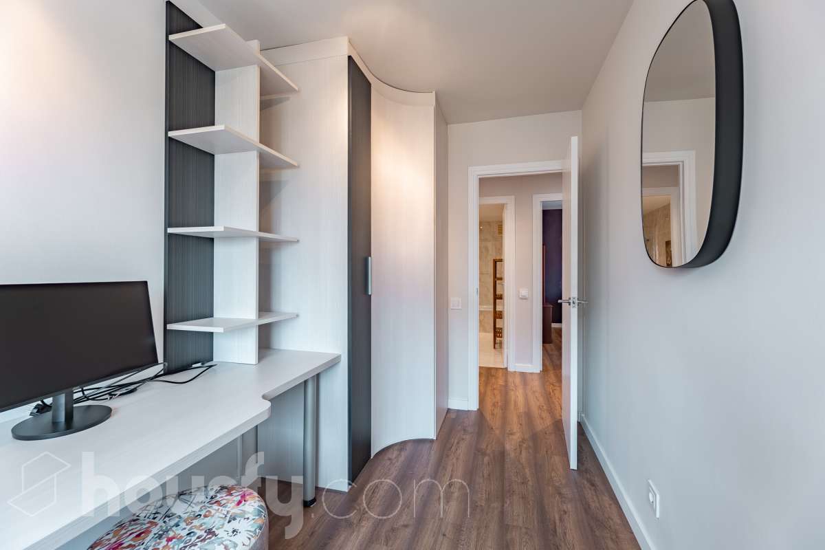 Piso completo y recién reformado, 4 habitaciones y 2 baños, cocina completamente equipada, totalmente exterior con inmejorable ubicación en-11