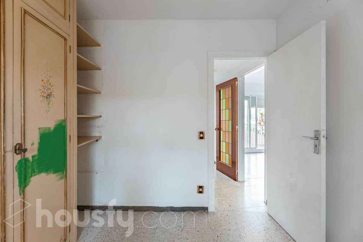 Oportunidad en Vallpineda: luminoso piso con terraza-11