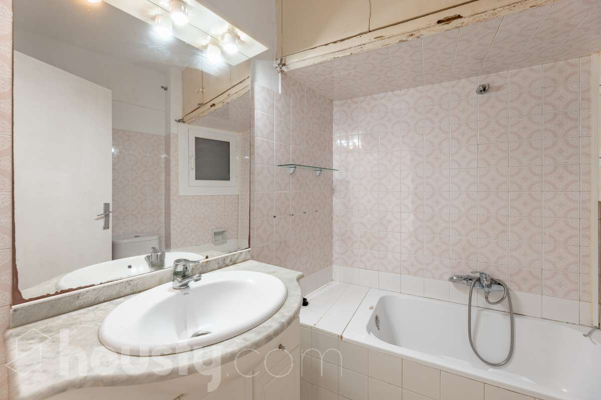 Oportunidad en Vallpineda: luminoso piso con terraza-21