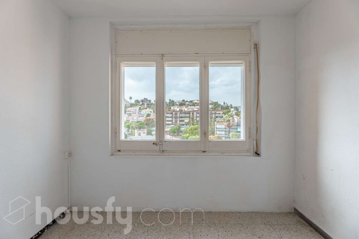 Oportunidad en Vallpineda: luminoso piso con terraza-14