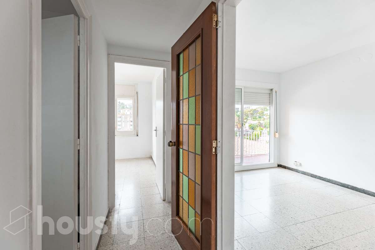 Oportunidad en Vallpineda: luminoso piso con terraza-24