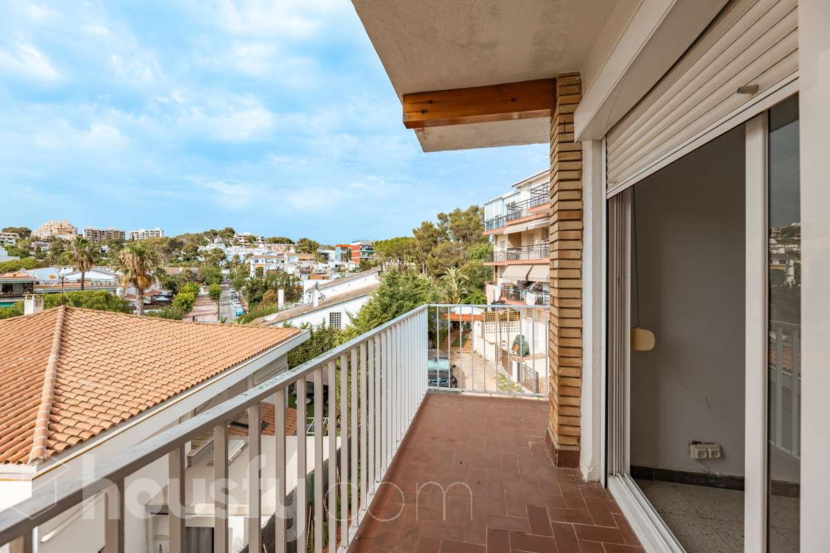 Oportunidad en Vallpineda: luminoso piso con terraza-27