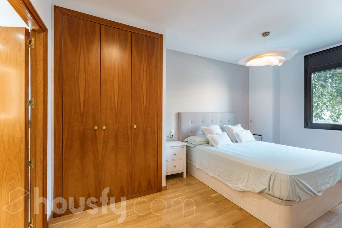 Espectacular piso totalmente reformado de 4 habitaciones con terraza y dos plazas de parking en pleno centro de Sabadell-16
