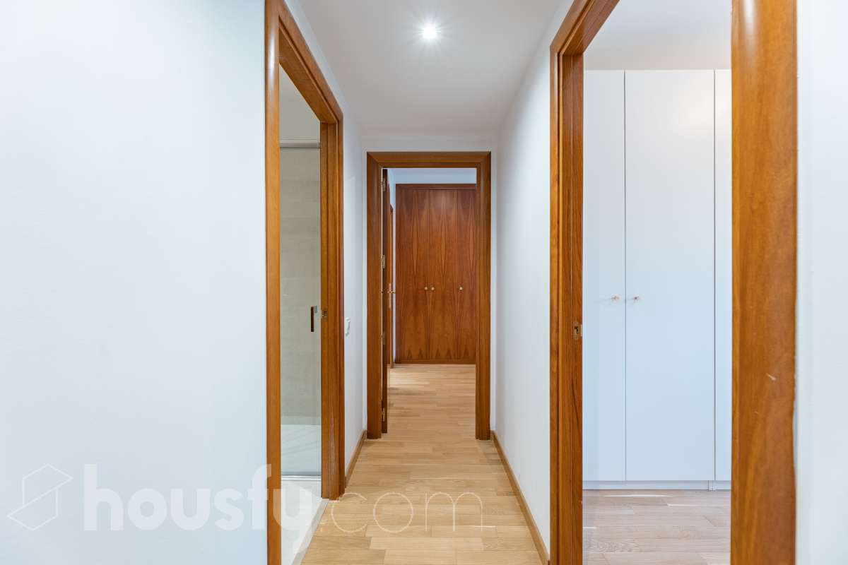 Espectacular piso totalmente reformado de 4 habitaciones con terraza y dos plazas de parking en pleno centro de Sabadell-36