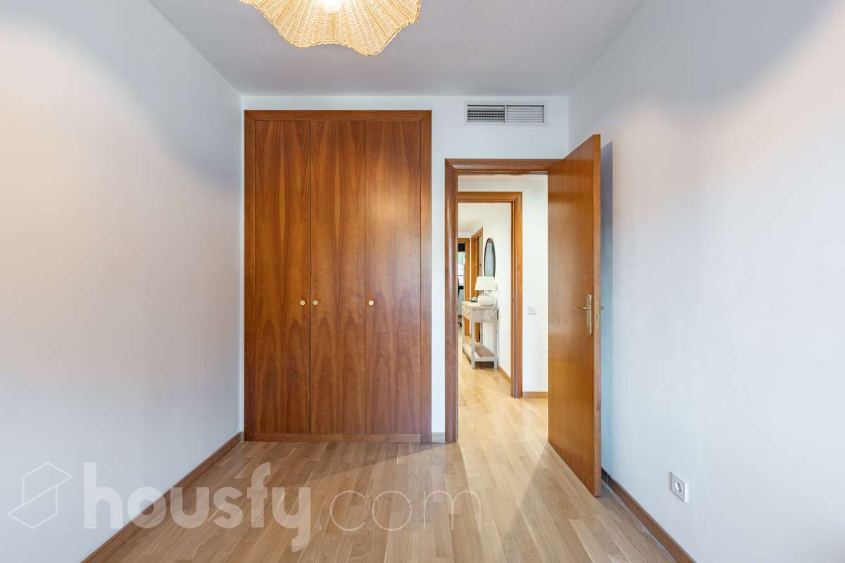 Espectacular piso totalmente reformado de 4 habitaciones con terraza y dos plazas de parking en pleno centro de Sabadell-26