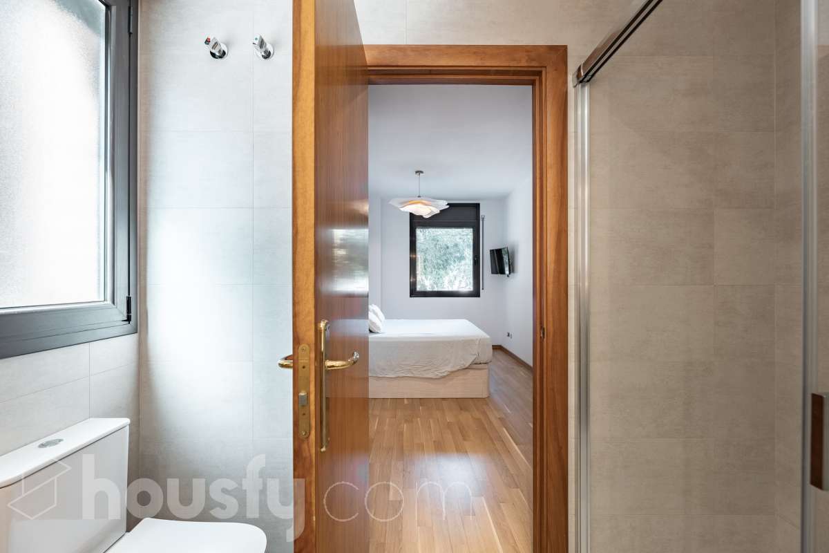 Espectacular piso totalmente reformado de 4 habitaciones con terraza y dos plazas de parking en pleno centro de Sabadell-29