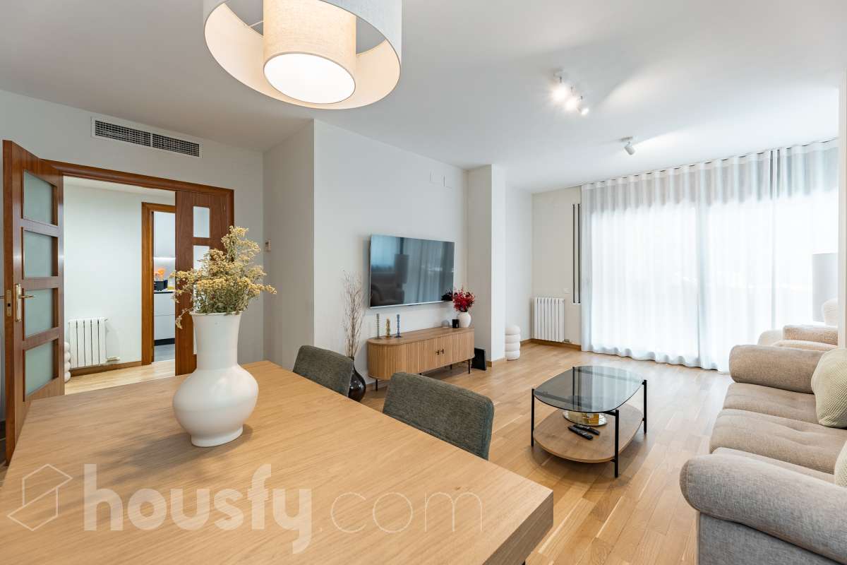 Espectacular piso totalmente reformado de 4 habitaciones con terraza y dos plazas de parking en pleno centro de Sabadell-4