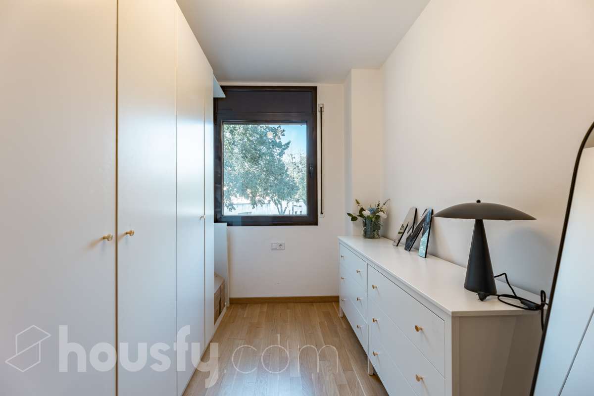 Espectacular piso totalmente reformado de 4 habitaciones con terraza y dos plazas de parking en pleno centro de Sabadell-24