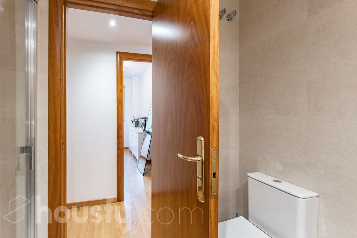 Espectacular piso totalmente reformado de 4 habitaciones con terraza y dos plazas de parking en pleno centro de Sabadell-31