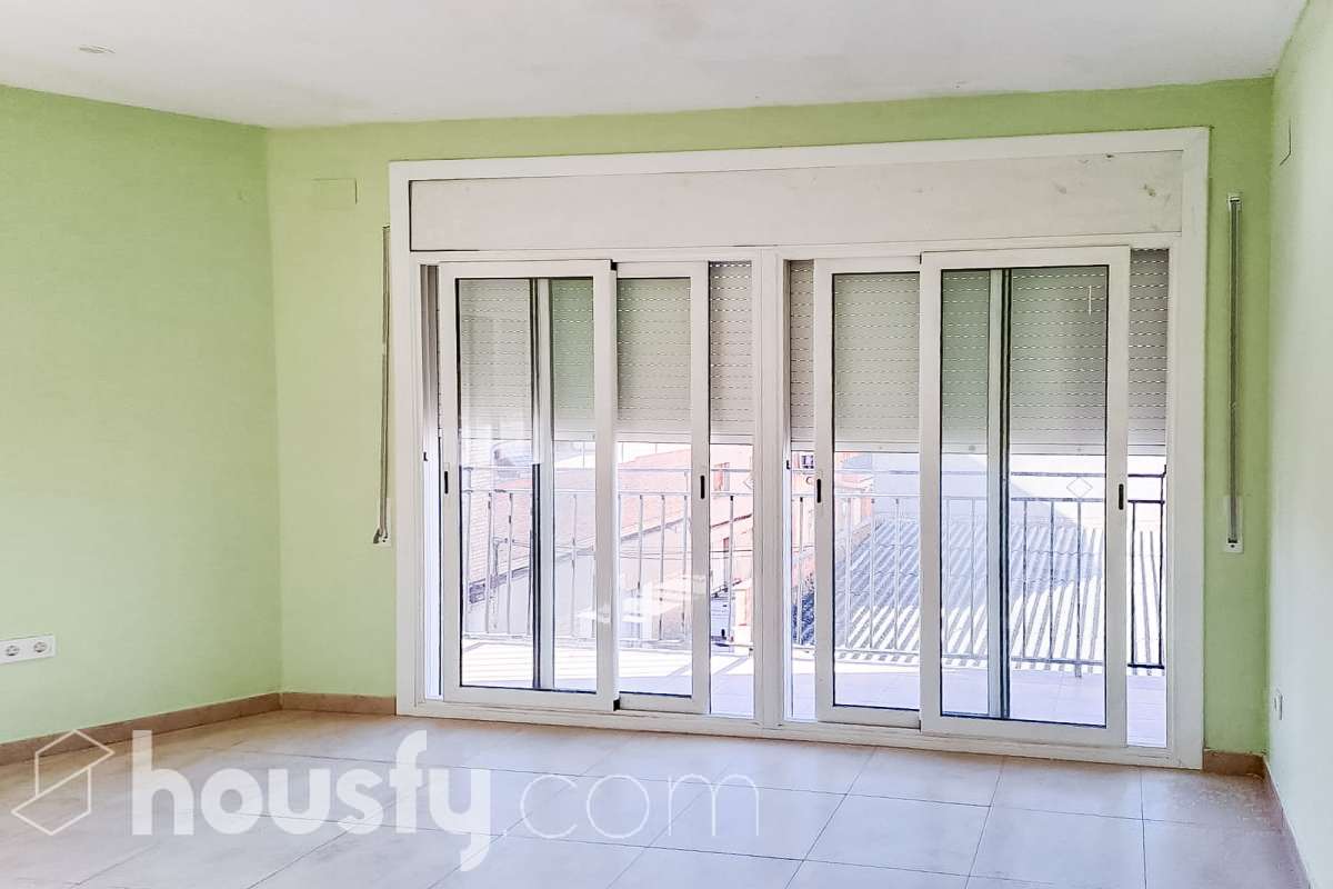 Fantástico piso en buena zona.-3