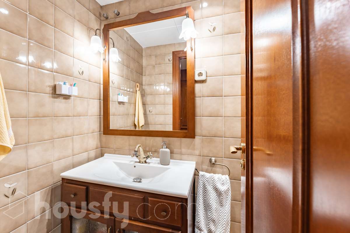 Piso exterior de 4 habitaciones con terraza privada y buhardilla en el Centro de Sant Feliu de Llobregat-14