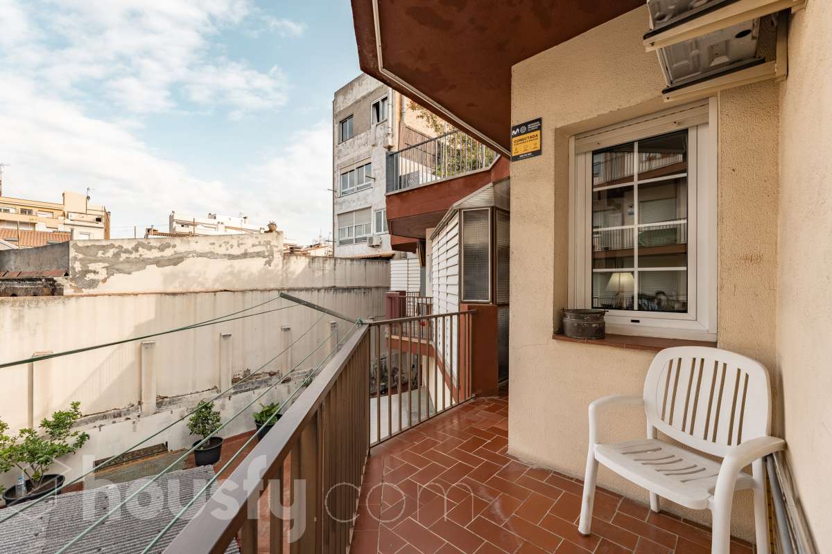 Piso exterior de 4 habitaciones con terraza privada y buhardilla en el Centro de Sant Feliu de Llobregat-27