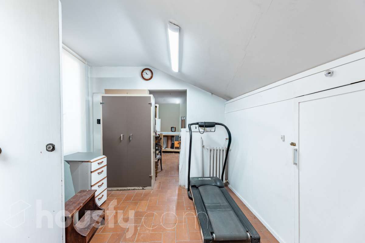 Piso exterior de 4 habitaciones con terraza privada y buhardilla en el Centro de Sant Feliu de Llobregat-13