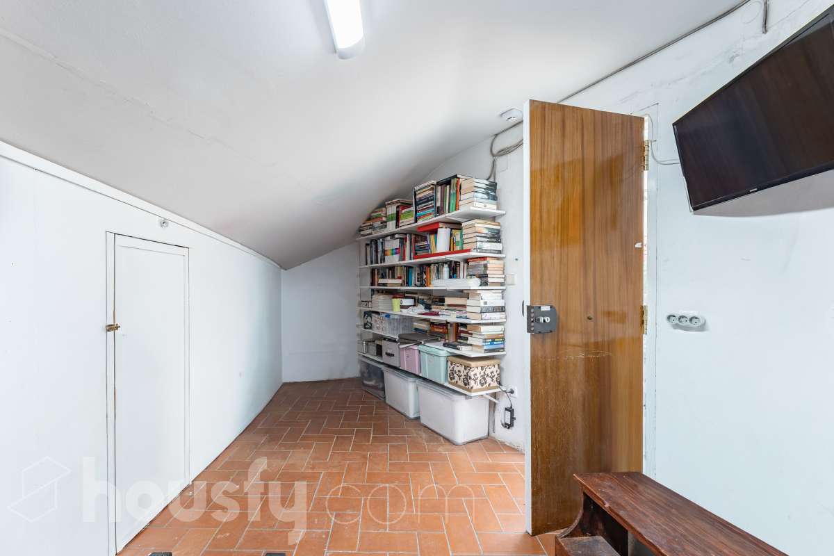 Piso exterior de 4 habitaciones con terraza privada y buhardilla en el Centro de Sant Feliu de Llobregat-17