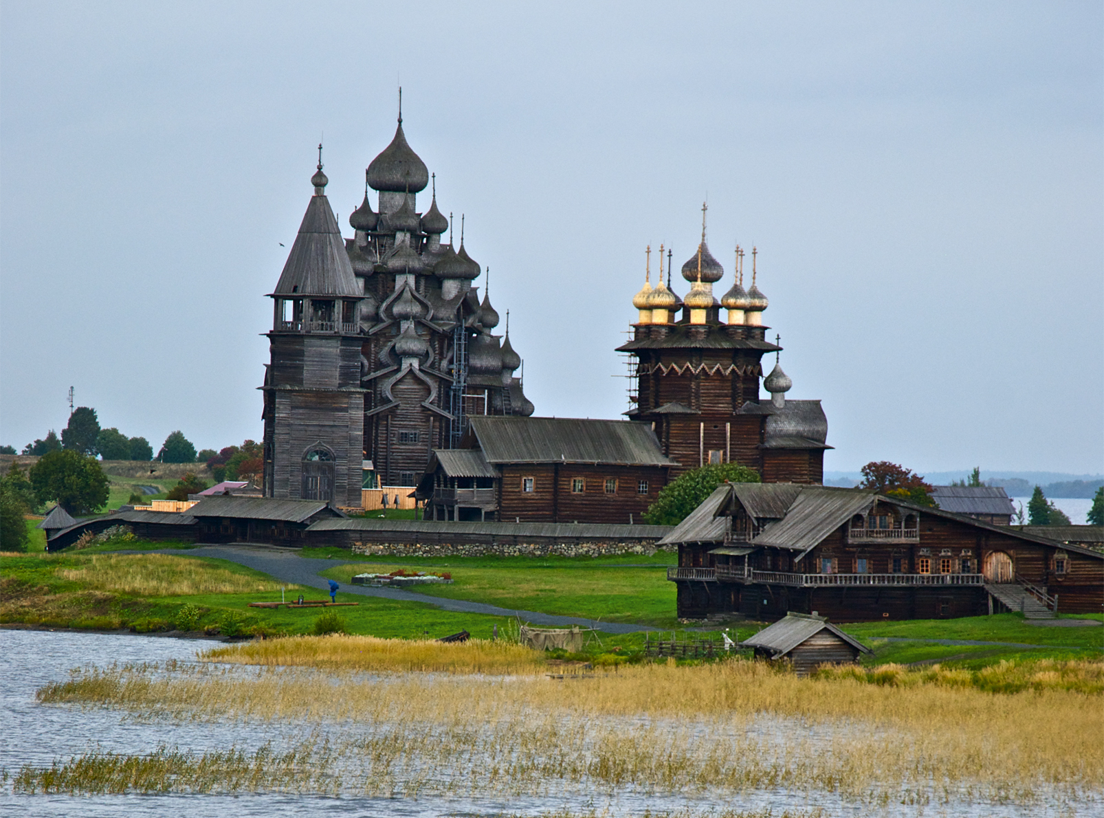 Кижи углич. Памятники культуры кижи. Кижи углич. Кижи соловецкие острова. Погост кижи культурное наследие.