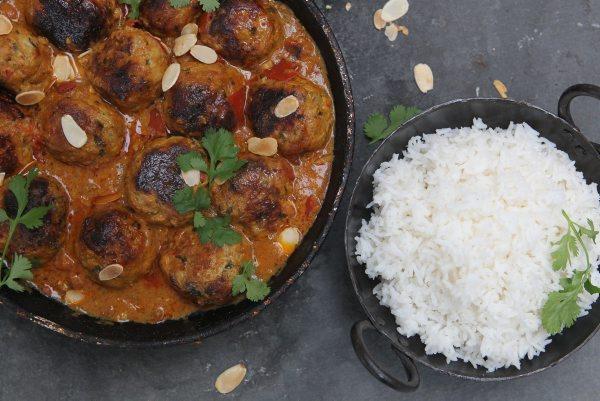 Pork meatballs with coriander and coconut milk