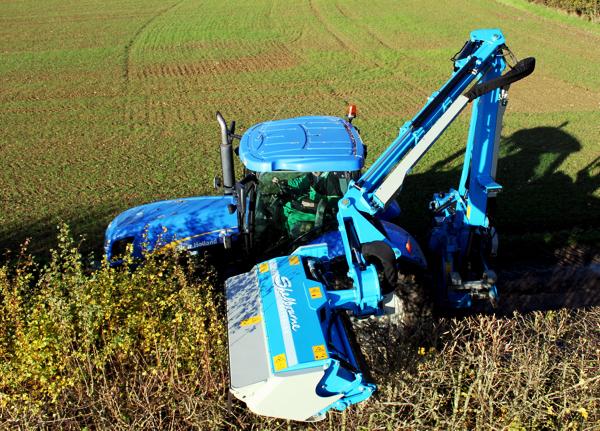 Hedgecutter's new telescopic option