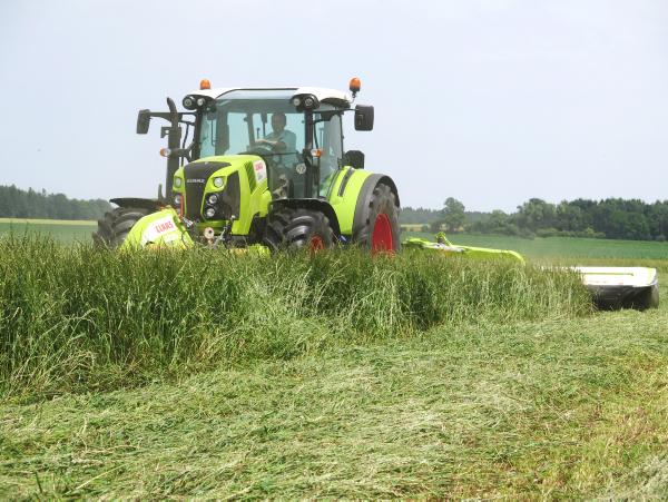 Claas offers updates to tractors and grassland ranges
