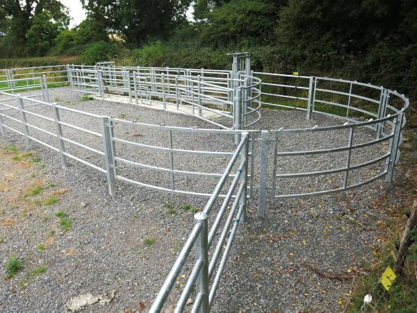 Handling unit is safe and labour efficient