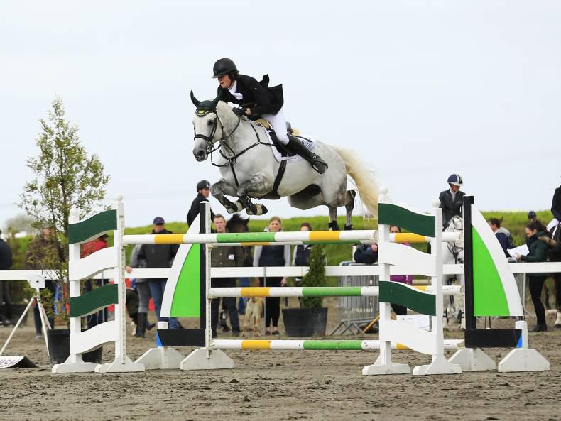 Cool performance by Lennon and Vampire