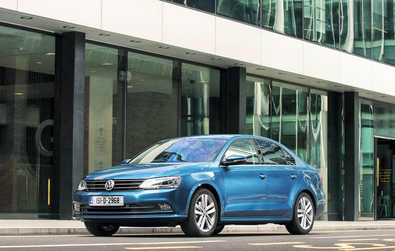 Ploughing motors: Toyota shows new Avensis and Auris