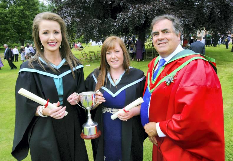 Fay announces retirement date     