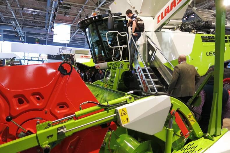 New combine developments from Claas and John Deere at Agritechnica