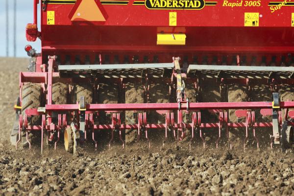 Back to sowing season despite remaining harvest