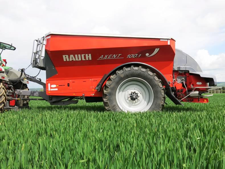 Watch: Rauch's new Axent fertiliser spreader in the field 