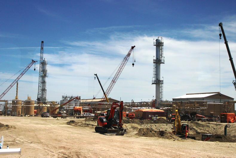 Oil prices set for biggest annual gain since 2009