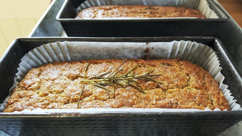 Bibliocook: Lemon, poppy seed and rosemary loaf recipe 