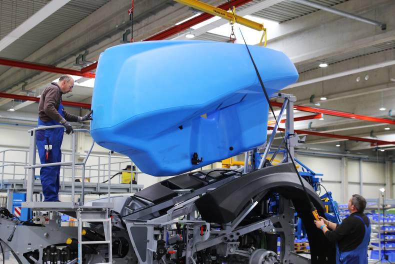 Lemken well on track          