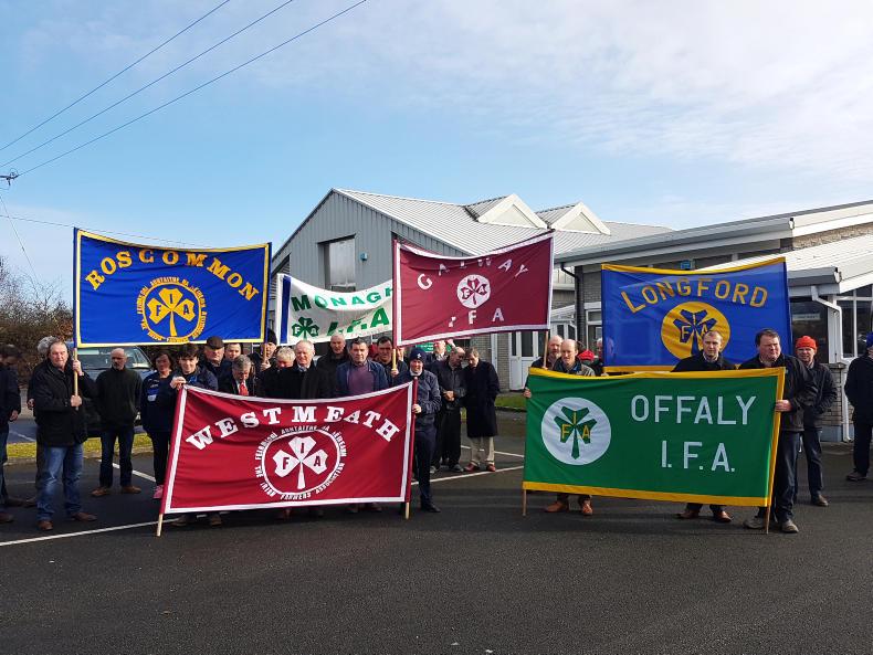 Farmers protest at Athlone RVL 